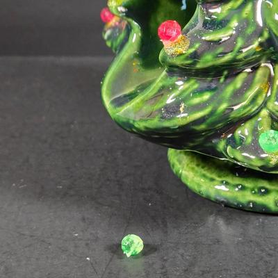 LOT 272: LED Tree Set (Untested), Set OF 2 Acrylic Stars, LONGABERGER Sleigh, 4 Placemats & Tablerunner (Measurements in Photos), 2...