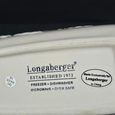 LOT 272: LED Tree Set (Untested), Set OF 2 Acrylic Stars, LONGABERGER Sleigh, 4 Placemats & Tablerunner (Measurements in Photos), 2...