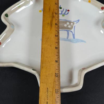 LOT 272: LED Tree Set (Untested), Set OF 2 Acrylic Stars, LONGABERGER Sleigh, 4 Placemats & Tablerunner (Measurements in Photos), 2...