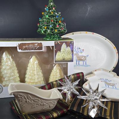 LOT 272: LED Tree Set (Untested), Set OF 2 Acrylic Stars, LONGABERGER Sleigh, 4 Placemats & Tablerunner (Measurements in Photos), 2...