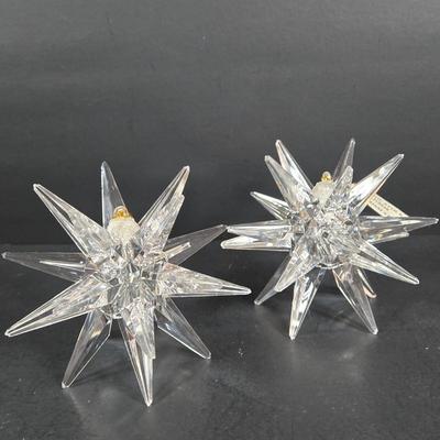 LOT 272: LED Tree Set (Untested), Set OF 2 Acrylic Stars, LONGABERGER Sleigh, 4 Placemats & Tablerunner (Measurements in Photos), 2...