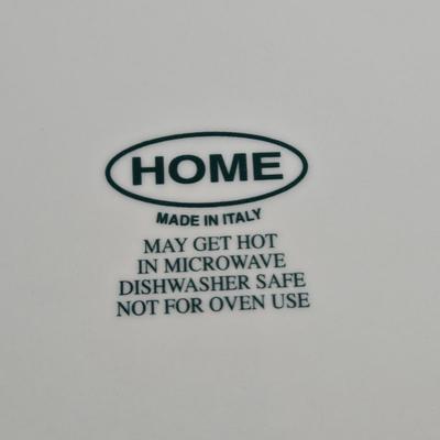 LOT 272: LED Tree Set (Untested), Set OF 2 Acrylic Stars, LONGABERGER Sleigh, 4 Placemats & Tablerunner (Measurements in Photos), 2...