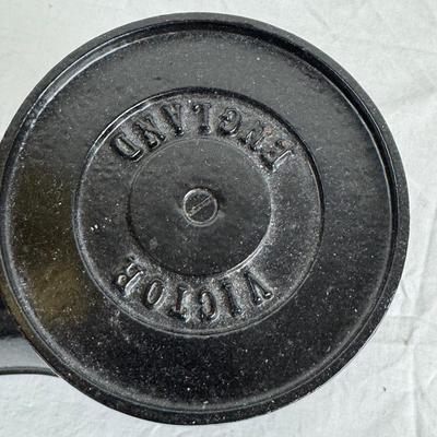 1045 Vintage Victor Scale
