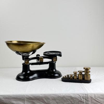 1045 Vintage Victor Scale