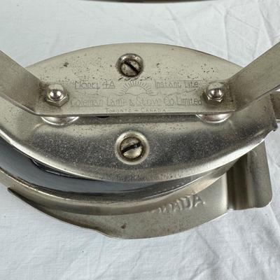 1047 Antique Steam Iron