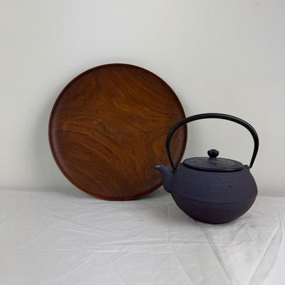 1050 Cast Iron Asian Teapot with Teak Wood Plate