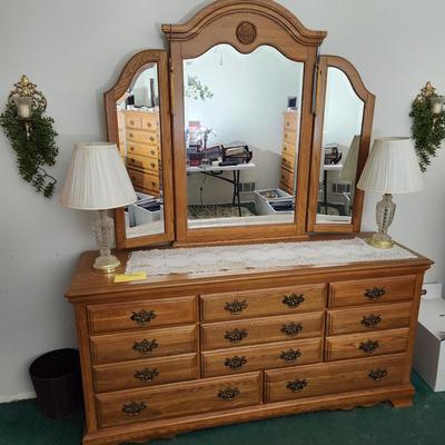 Solid Wood Lowboy Dresser w Mirror American Signature 8 drawers 69x18x32