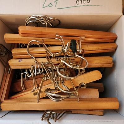 Lot of 40 Wood Hangers Clips Pants Skirts Mixed of 2 Sizes