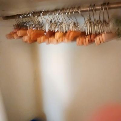 Lot of 40 Wood Hangers Clips Pants Skirts Mixed of 2 Sizes