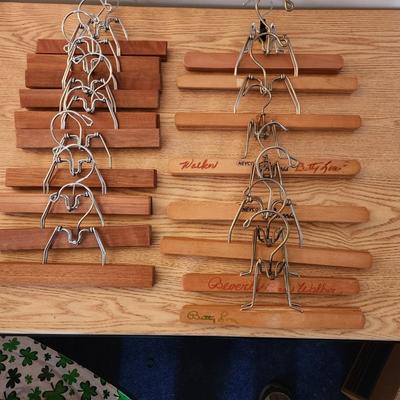 Lot of 40 Wood Hangers Clips Pants Skirts Mixed of 2 Sizes