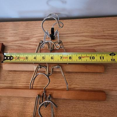 Lot of 40 Wood Hangers Clips Pants Skirts Mixed of 2 Sizes