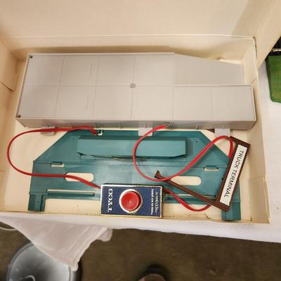 HO Scale Bachmann E-Z Train Track, Piers, Dual Crossings
