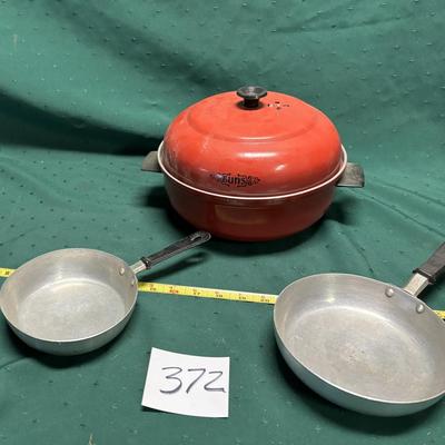 Vintage Bun Warmer and Mini Skillets