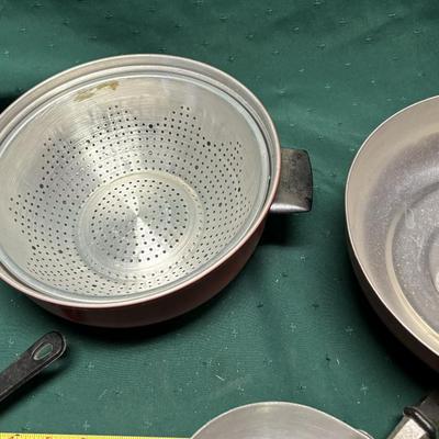 Vintage Bun Warmer and Mini Skillets