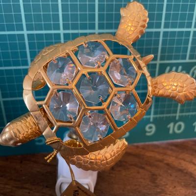Jewel eye frogs and turtle night light