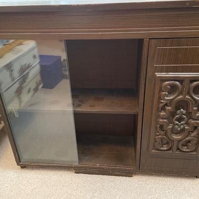 Smaller display cabinet