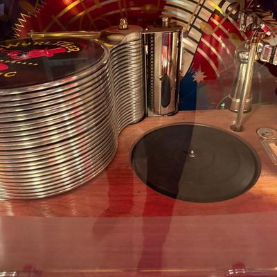 Wurlitzer Model 1015 Juke Box - Read Description