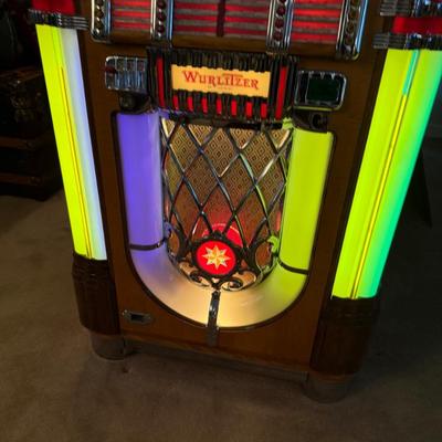 Wurlitzer Model 1015 Juke Box - Read Description