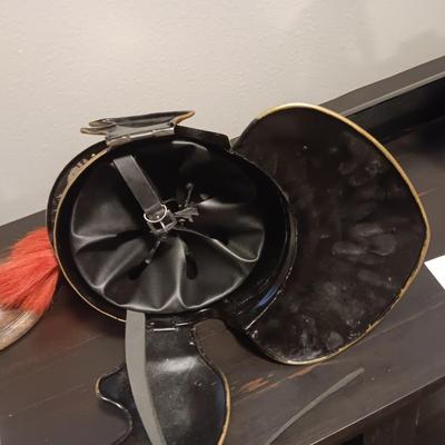 METAL WEARABLE "INCREDIBLE HULK" HELMET WITH A STAND