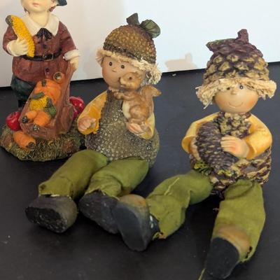 Fall Scarecrows Acorn Kids Pilgrim Boy & Girl Figurines