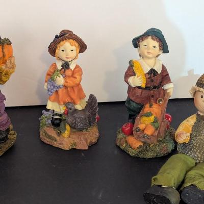 Fall Scarecrows Acorn Kids Pilgrim Boy & Girl Figurines