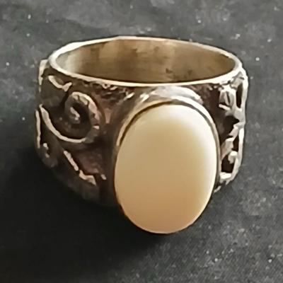 Vintage Silpada Sterling Textured Vine Bamboo Coral Cabochon Ring Marked .925 India