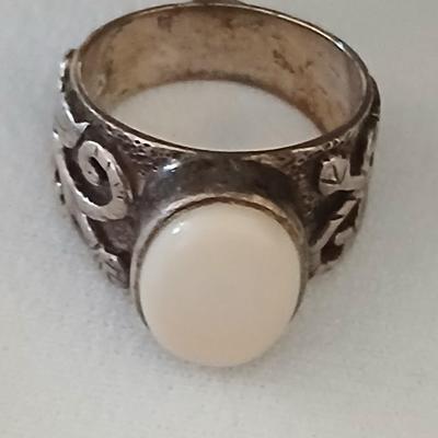 Vintage Silpada Sterling Textured Vine Bamboo Coral Cabochon Ring Marked .925 India
