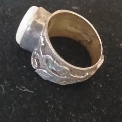 Vintage Silpada Sterling Textured Vine Bamboo Coral Cabochon Ring Marked .925 India