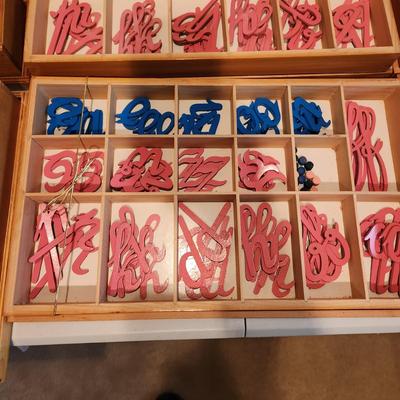 Montessori Home School Blue & Pink Cursive Moveable Alphabet Color Tablets w Wooden Storage Boxes