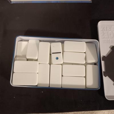 "SHAKESPEARE IN A BOX KING LEAR" & 'DOUBLE SIX DOMINOES" GAMES