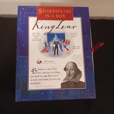 "SHAKESPEARE IN A BOX KING LEAR" & 'DOUBLE SIX DOMINOES" GAMES