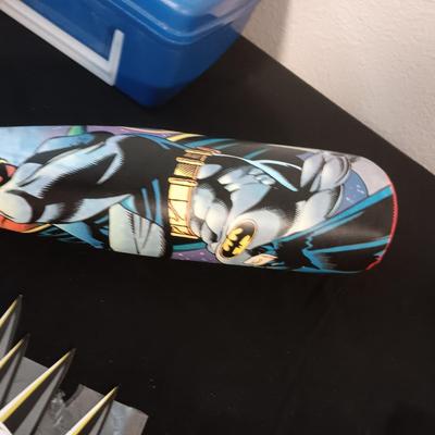 1991 BATMAN LUNCH BOX W/THERMOS, SOFT BAT AND CARDBOARD MASKS