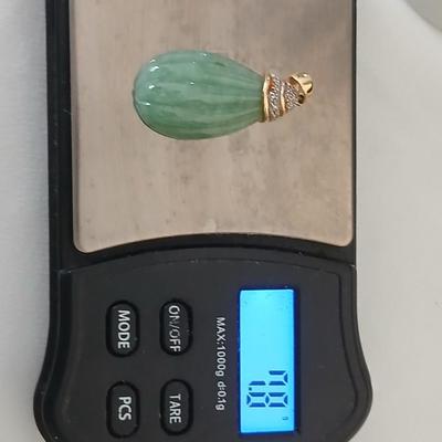 14 k 14k Gold chain with Jadeite 14K gold pendant