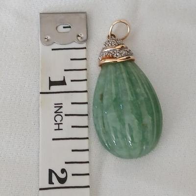 14 k 14k Gold chain with Jadeite 14K gold pendant
