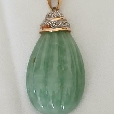 14 k 14k Gold chain with Jadeite 14K gold pendant