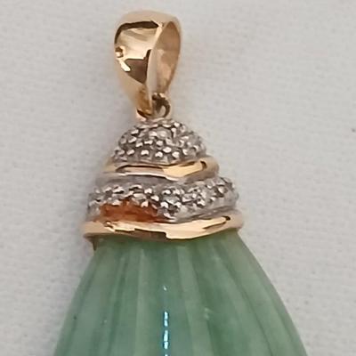 14 k 14k Gold chain with Jadeite 14K gold pendant