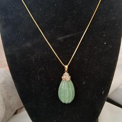 14 k 14k Gold chain with Jadeite 14K gold pendant
