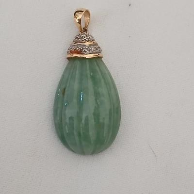 14 k 14k Gold chain with Jadeite 14K gold pendant