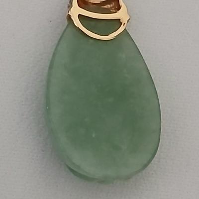 14 k 14k Gold chain with Jadeite 14K gold pendant