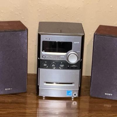 Sony stereo with speakers, remote