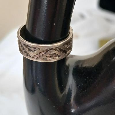 Vintage, Southwestern Style, James Rogers, J. R. Silversmiths, 925 Sterling Silver ring - size 8.5
