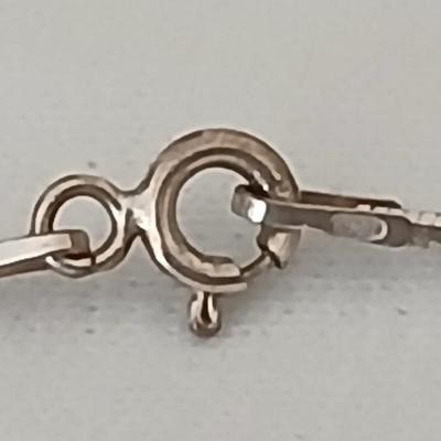 13" 925 Sterling Silver chain with pendant