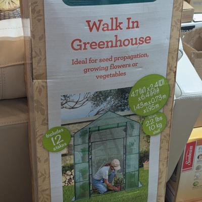 New Garden Line Walk In Greenhouse