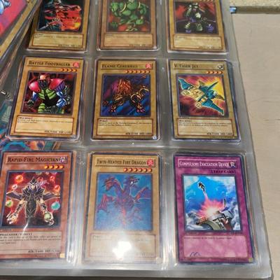 G151-Trading Card Binder