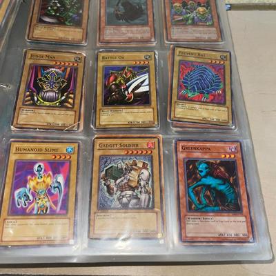 G151-Trading Card Binder