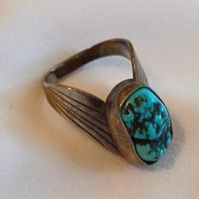 Sterling Silver Turquoise Native ring with unique band