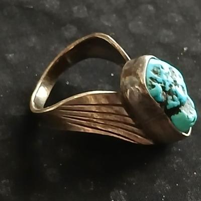 Sterling Silver Turquoise Native ring with unique band