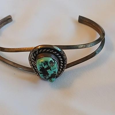 Beautiful Vintage Navajo Native American Sterling Silver Turquoise CUFF BRACELET