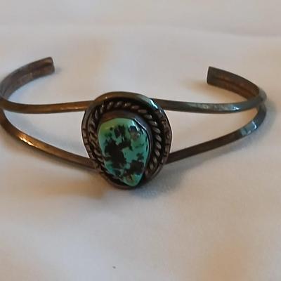 Beautiful Vintage Navajo Native American Sterling Silver Turquoise CUFF BRACELET