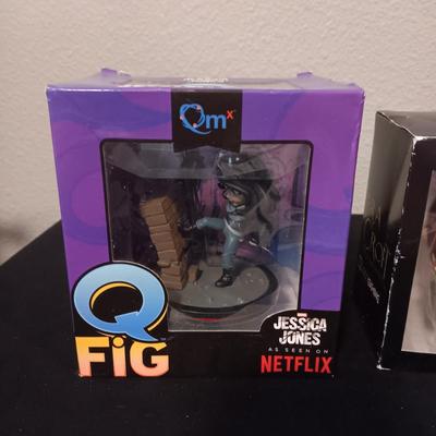 QFig ACTION FIGURE "JESSICA JONES" & "LARA CROFT" 20 YEARS OF AN ICON